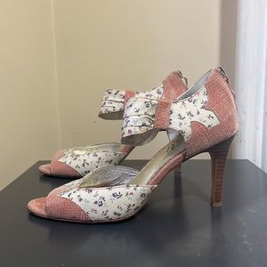 Miss Albright ANTHRO Pink White Multi Floral Peep Toe Back Zip Heels EUC 7.5